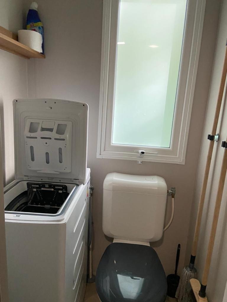 Mobil Home Aventura 6-8 Personnes Tout Confort Сен-Бревен-ле-Пен Экстерьер фото
